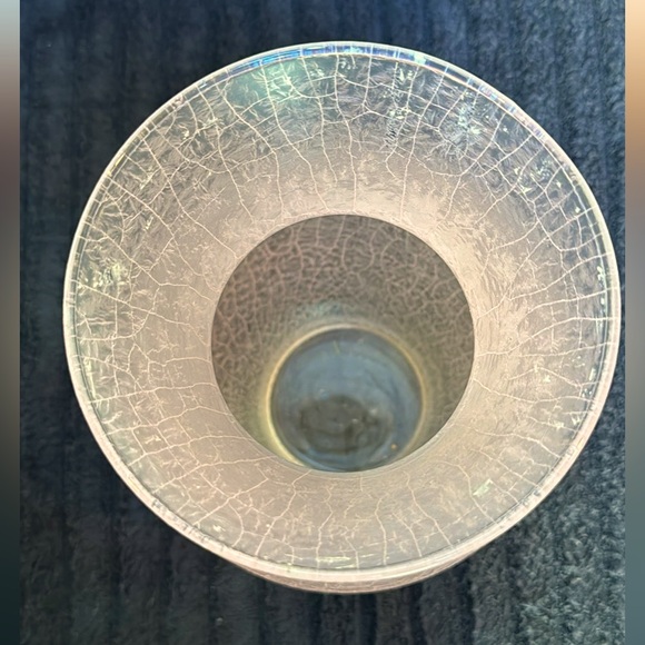 ❤️Vintage pressed glass vase satin pink frosted crackle. - Picture 2 of 6